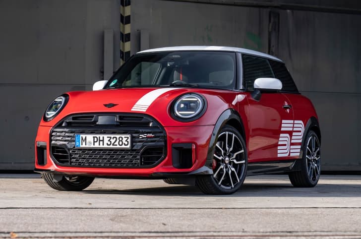 Mini Cooper 1965 Victory Edition front third