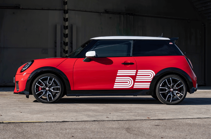 Mini Cooper 1965 Victory Edition side
