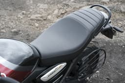 Triumph Speed 400 features image gallery