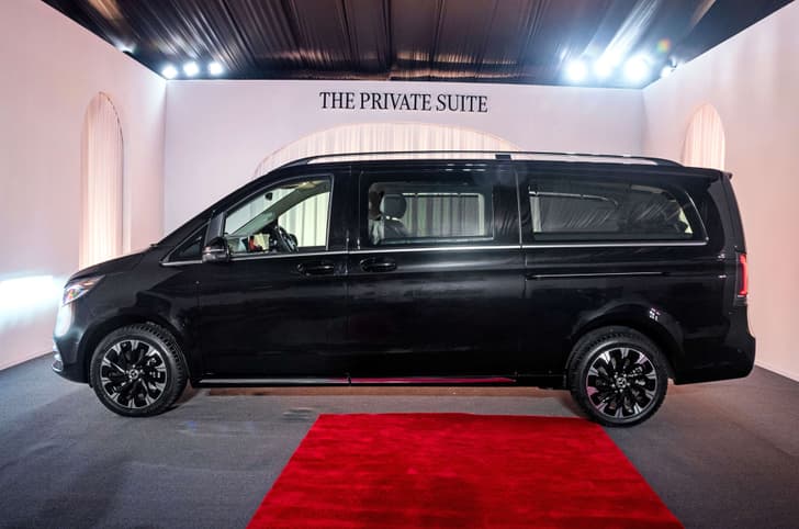 Mercedes-Benz V-Class side static