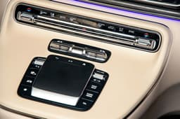 Mercedes-Benz V-Class centre console