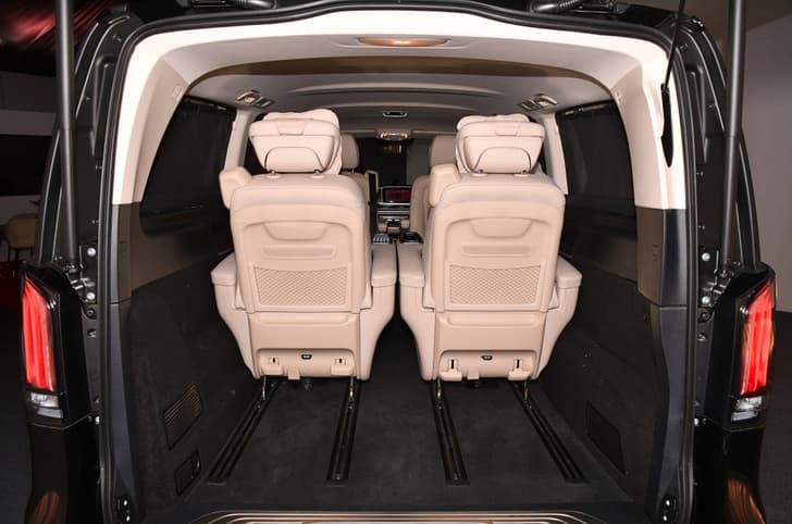 Mercedes-Benz V-Class boot 