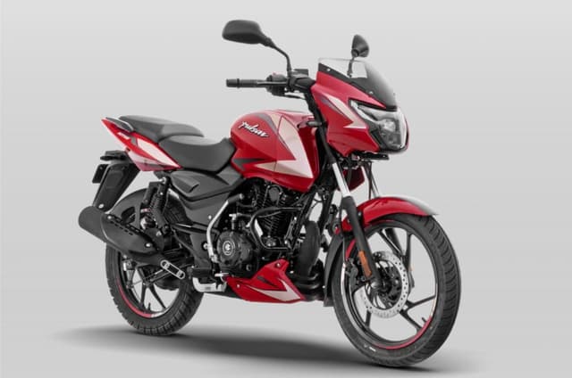 Bajaj Pulsar 125 Left front three quarter image Carbon Fibre Split Seat variant