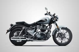 Side studio profile of Royal Enfield Super Meteor 650 Interstellar Grey