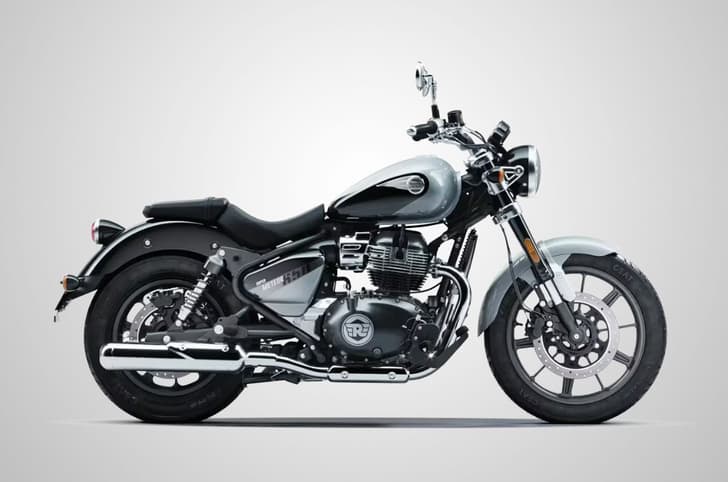 Side studio profile of Royal Enfield Super Meteor 650 Interstellar Grey