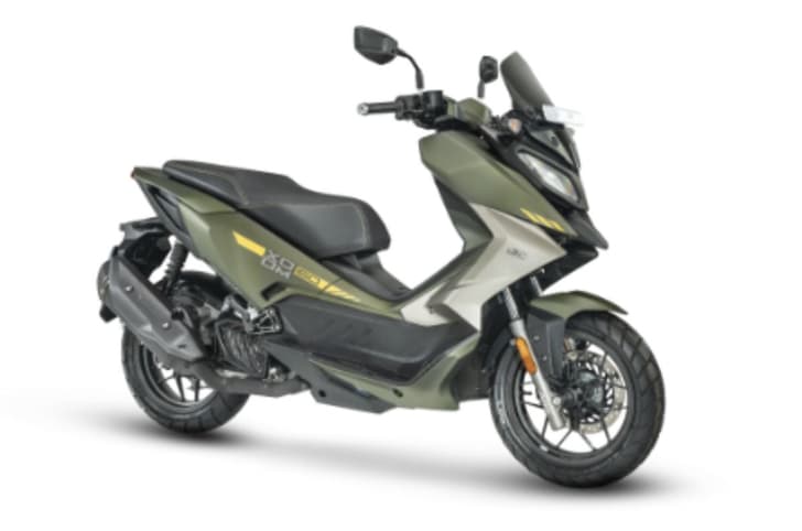 Hero Xoom 160 front three quarter green