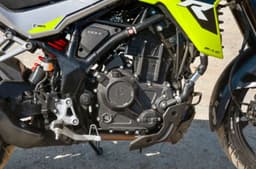Hero Xtreme 250R engine detail shot