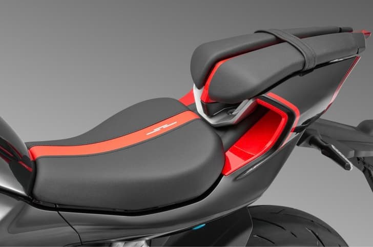 QJ Motor SRK 421 RR seat 