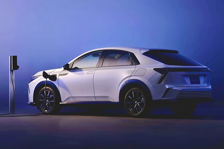 Honda Insight rear quarter static