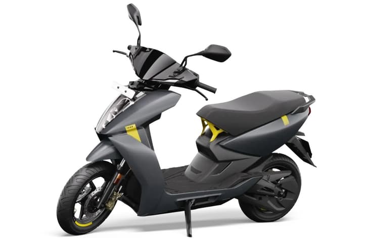 Ather 450X front three quarter Space Grey