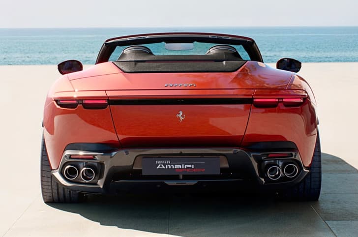 ferrari amalfi spider in studio