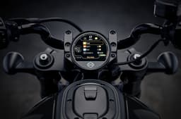 Harley Davidson Sportster S TFT dash