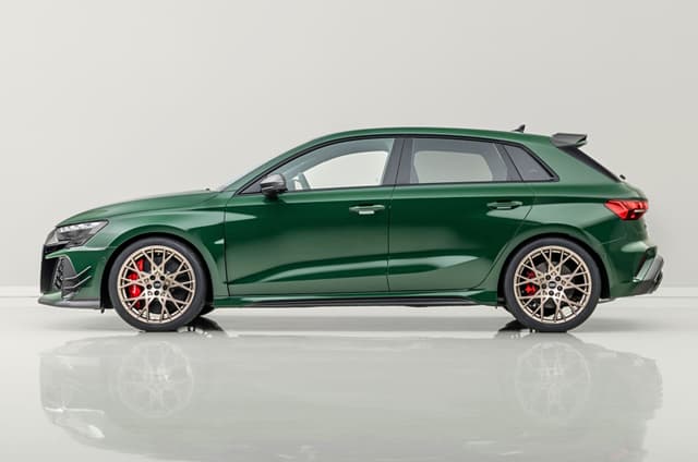 Audi RS3 Competition Limited side profile design