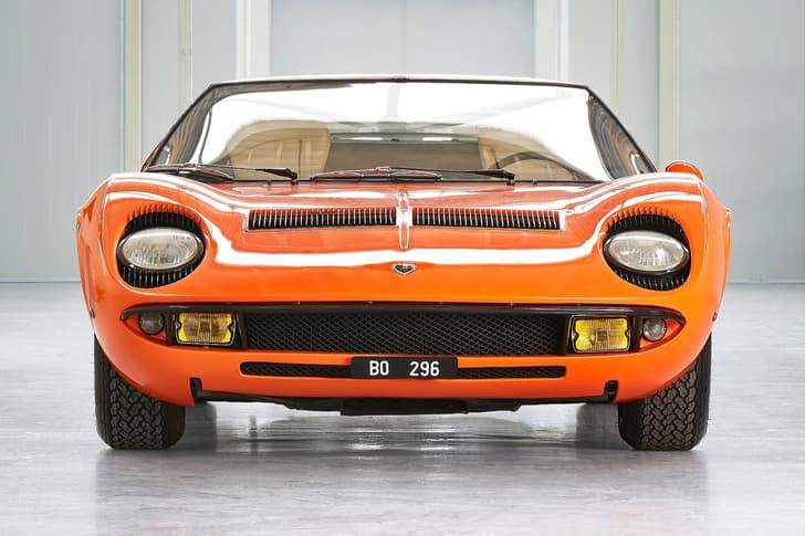 lamborghini miura p400 in studio