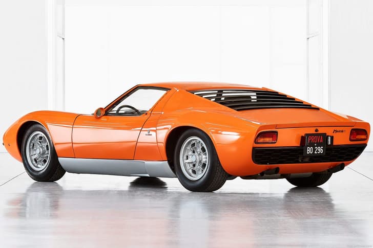 lamborghini miura p400 in studio