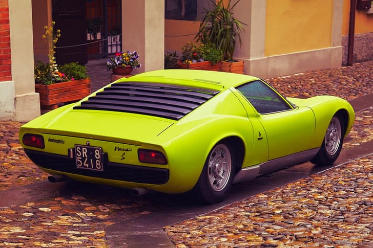 lamborghini miura p400s in street
