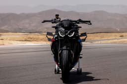 BMW M 1000 R Front head-on real-life shot