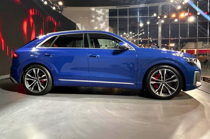 Audi SQ8 side profile