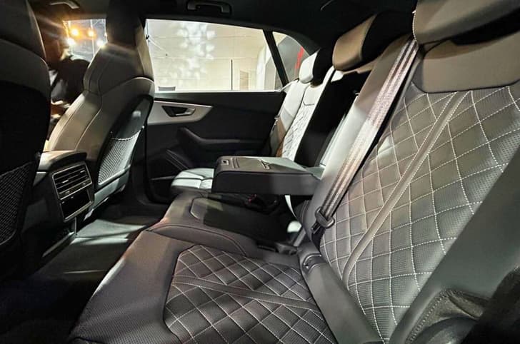 Audi SQ8 seats