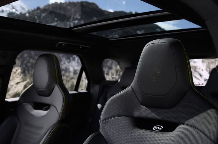 Range Rover SV Winter Dusk seats