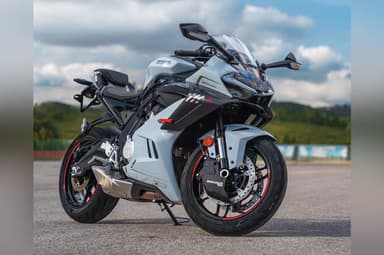 CFMoto 675SR-R image gallery