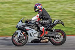 CFMoto 675SR-R image gallery