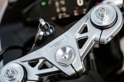 CFMoto 675SR-R image gallery