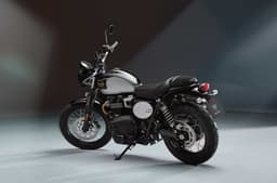 Triumph Scrambler 900 Icon Edition side rear shot