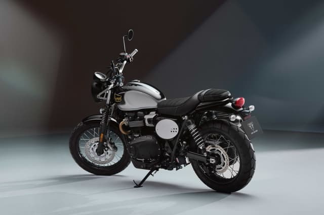 Triumph Scrambler 900 Icon Edition side rear shot