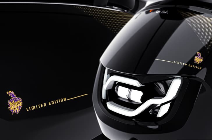 Vida VX2 KKR Limited Edition team logo