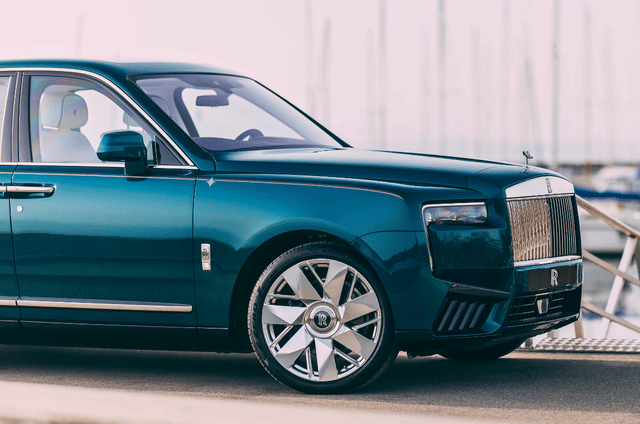 Rolls-Royce Cullinan Yachting