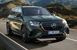 2026 Mercedes-Benz GLS facelift front-third tracking