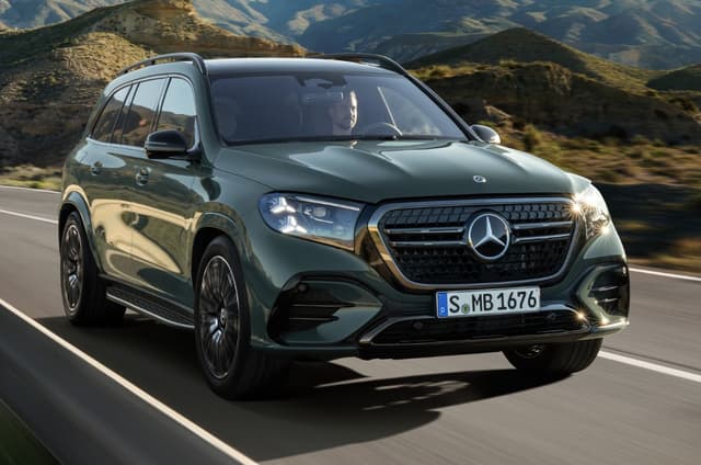 2026 Mercedes Benz GLS facelift exterior and interior image gallery