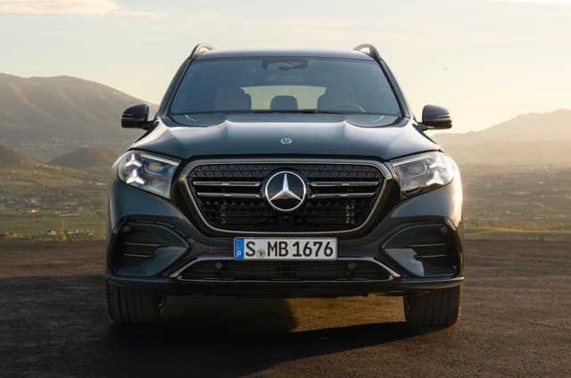 2026 Mercedes Benz GLS facelift exterior and interior image gallery