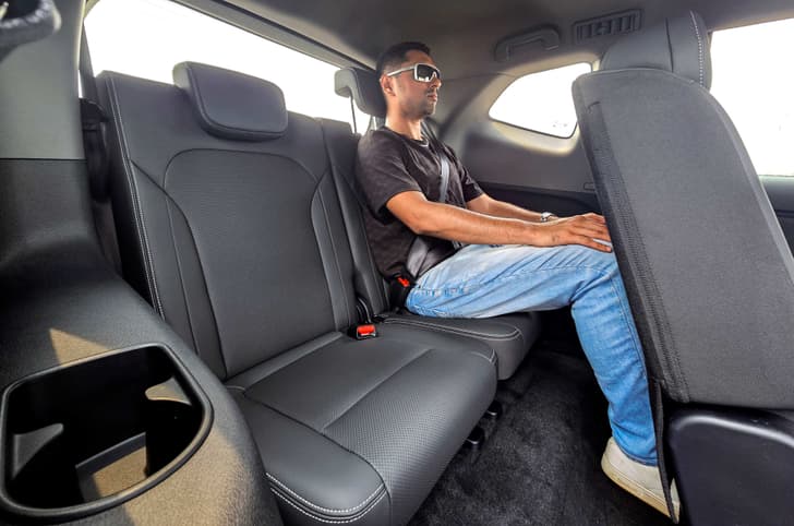 Vinfast VF MPV 7 third row seat space