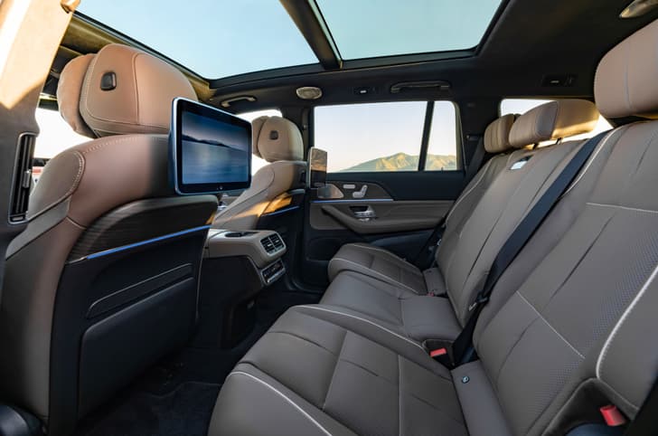 2026 Mercedes-Benz GLS facelift second row
