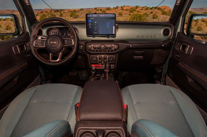 Jeep Wrangler Anvil 715 concept interior