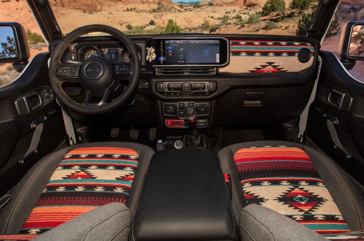 Jeep Wrangler Laredo concept interior