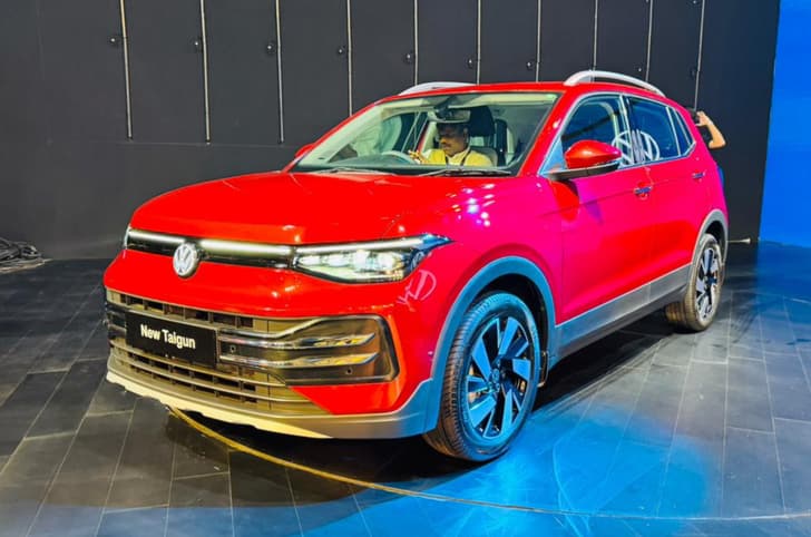 Volkswagen Taigun facelift front quarter static