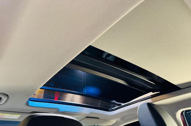 Volkswagen Taigun facelift panoramic sunroof