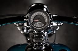 Harley Davidson Breakout instrument cluster