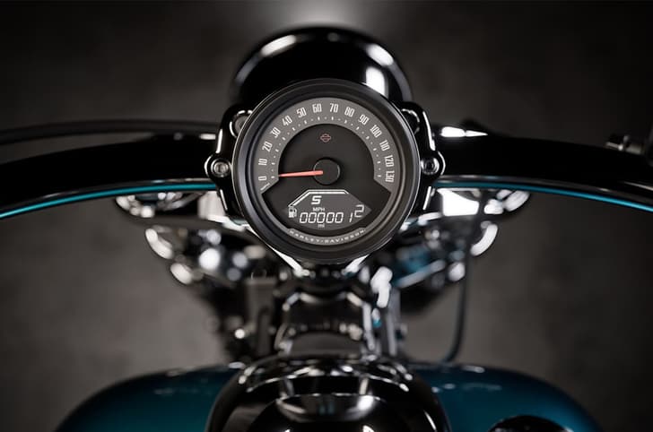 Harley Davidson Breakout instrument cluster