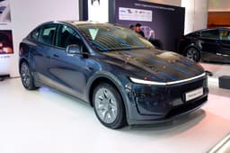 Tesla Model Y L front quarter static