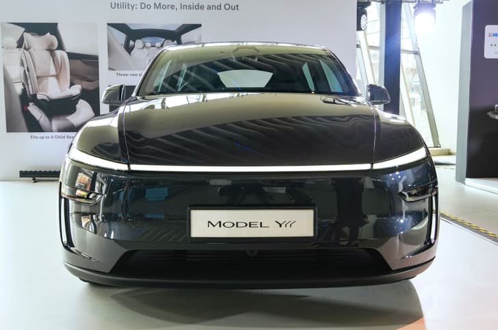 Tesla Model Y L front static
