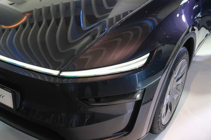 Tesla Model Y L LED headlamps