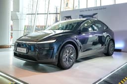 Tesla Model Y L front quarter static