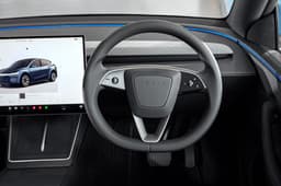 Tesla Model Y L steering wheel