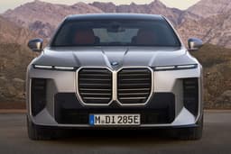 2026 bmw i7 facelift on road