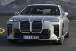 2026 bmw i7 facelift on road