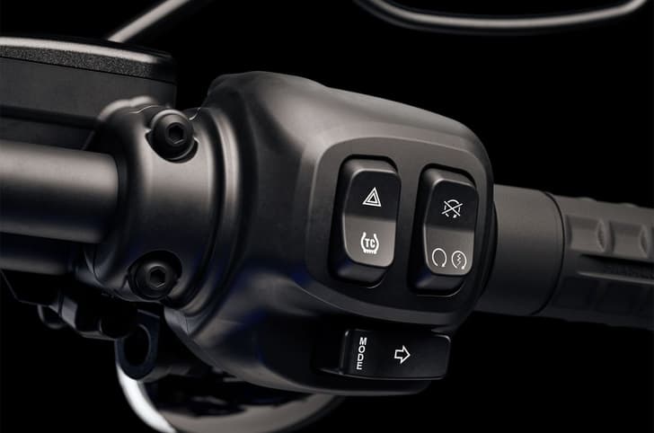 Harley-Davidson Low Rider S switchcube